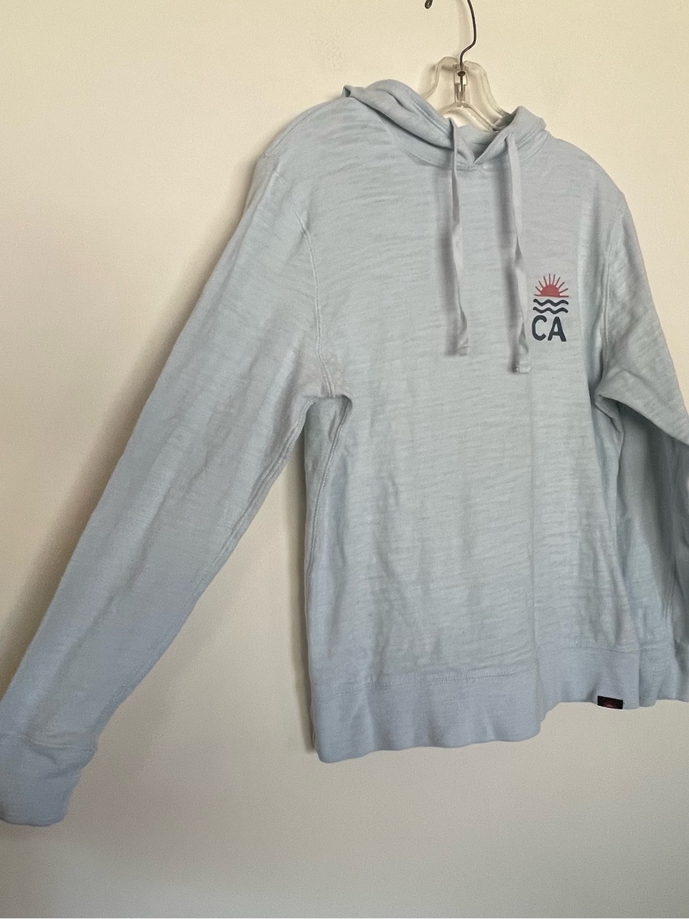 Faherty Sunwashed Slub Hoodie Light Blue Graphic Design CA Sun Waves Organic‎ M